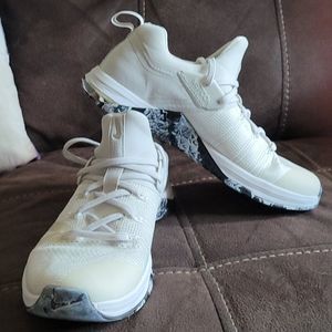 Women's Barely Worn Nike Metcon Shoes